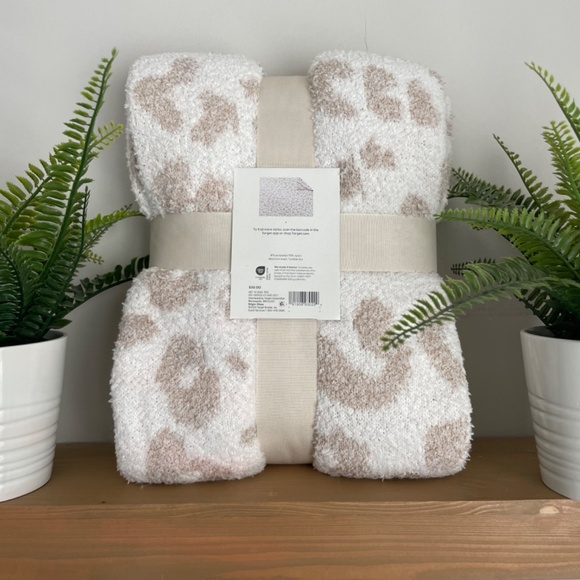 Threshold Cozy Knit Throw Blanket. - Picture 2 of 2